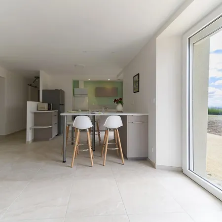 Penaud - Design Et Climatises A La Campagne Appartement Saulcet