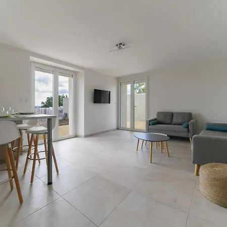 Penaud - Design Et Climatises A La Campagne *