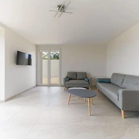 Penaud - Design Et Climatises A La Campagne * Saulcet